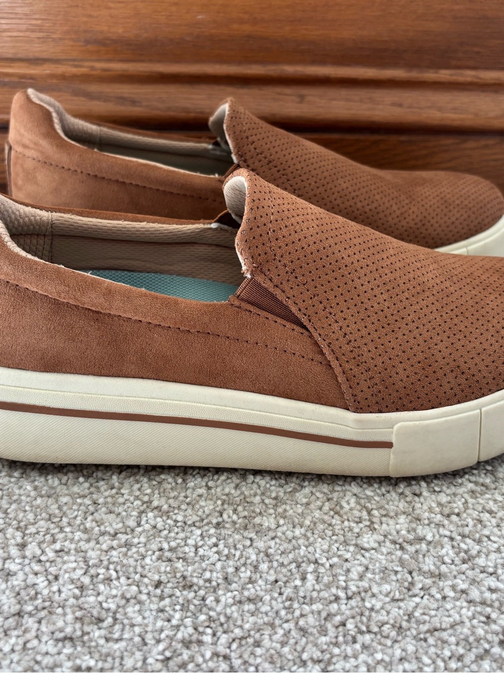 Dr. Scholl's women Perforated Slip-On Loafers in Tan size 7.5 - Picture 2 of 3